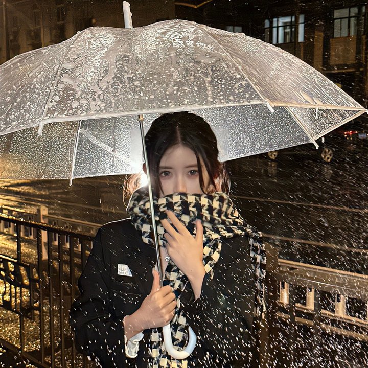 夜色中的她